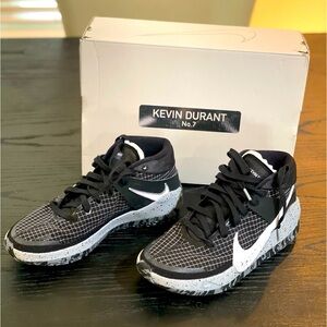 Nike Kevin Durant KD 13 Oreo men’s sneakers size 8.5  Reverse swoosh